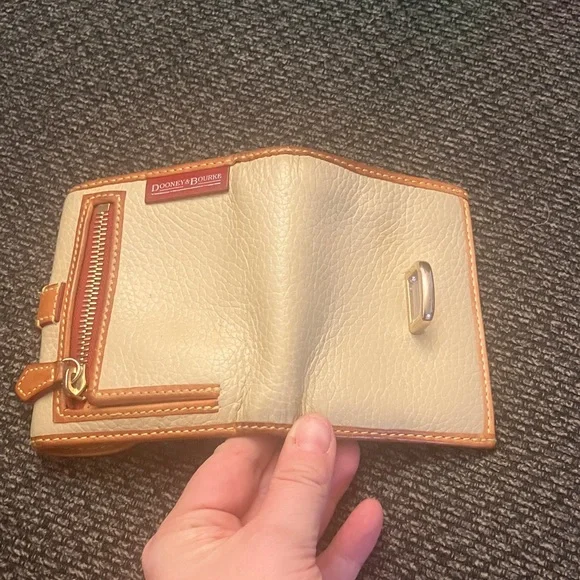 Vintage Dooney & Bourke wallet  All-Weather Leather collection pebbled leather - Picture 8 of 12